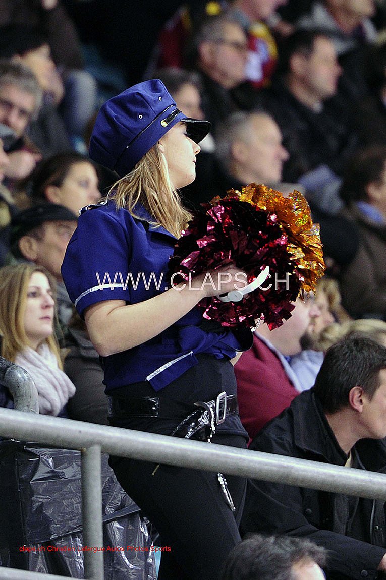 ESCALADE CHEERLEADERS – 04/12/2012