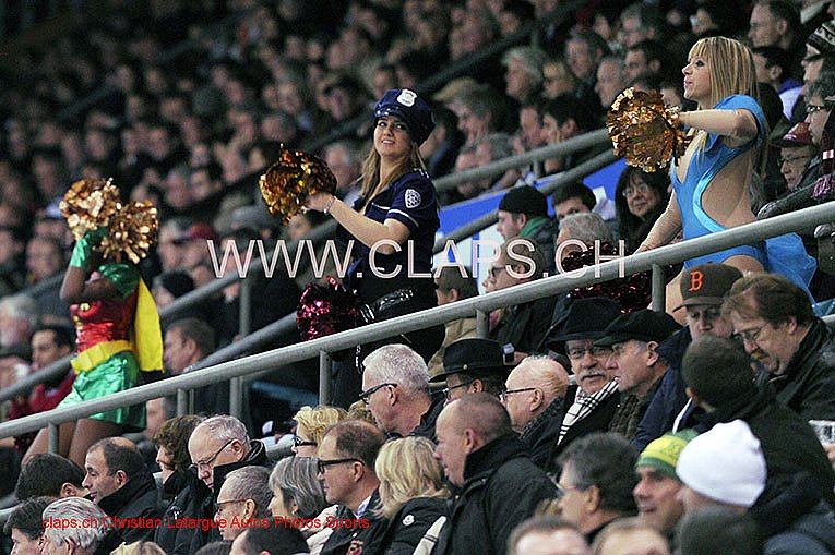 ESCALADE CHEERLEADERS – 04/12/2012