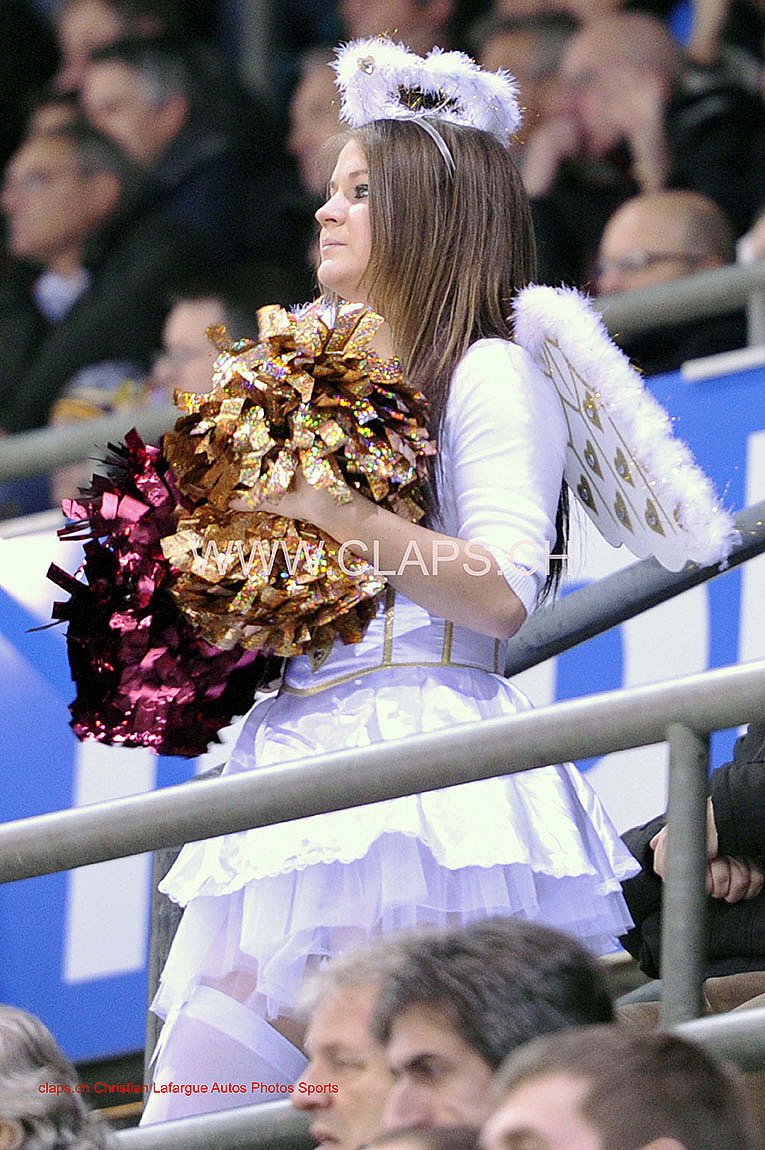 ESCALADE CHEERLEADERS – 04/12/2012