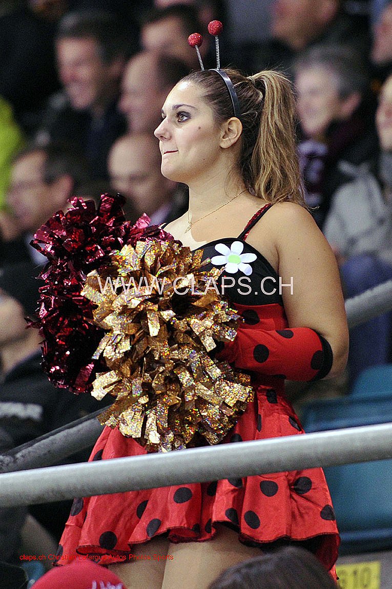 ESCALADE CHEERLEADERS – 04/12/2012