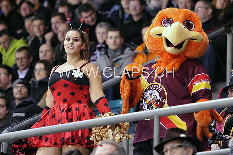 ESCALADE CHEERLEADERS – 04/12/2012