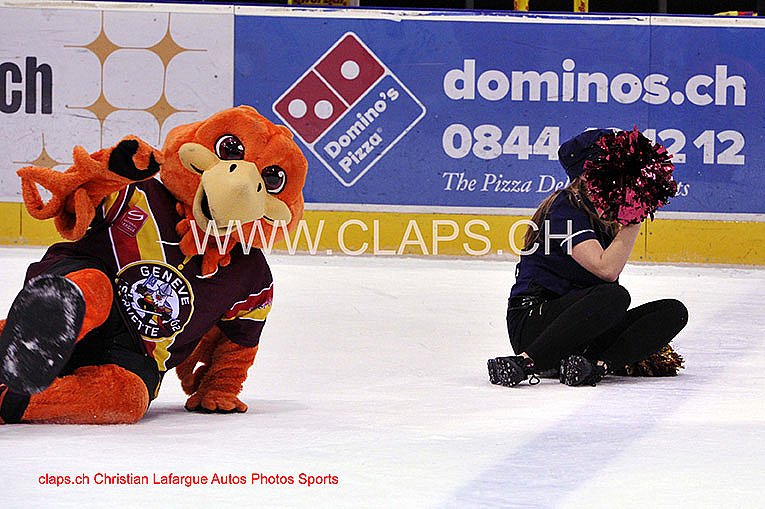 ESCALADE CHEERLEADERS – 04/12/2012