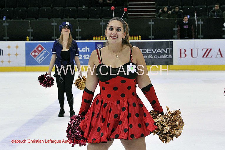 ESCALADE CHEERLEADERS – 04/12/2012
