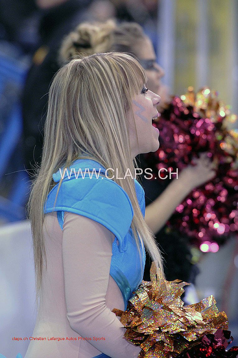 ESCALADE CHEERLEADERS – 04/12/2012