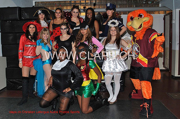 ESCALADE CHEERLEADERS – 04/12/2012