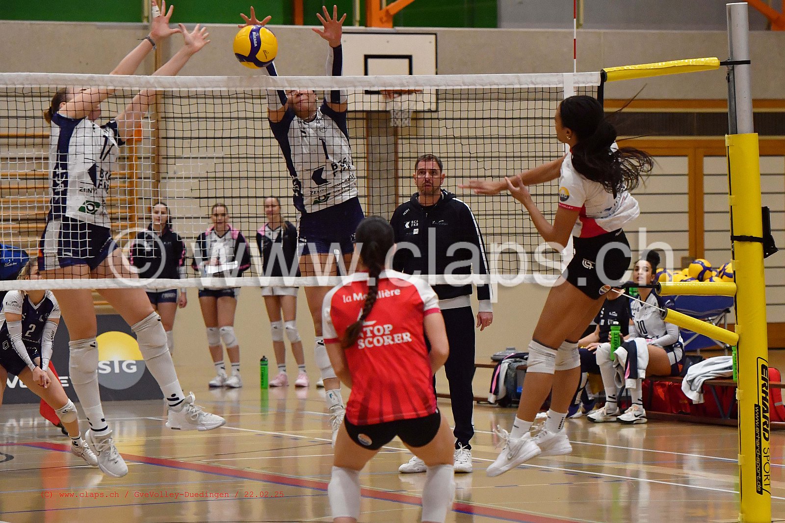 20250222_Infomaniak_GeneveVolley_Duedingen