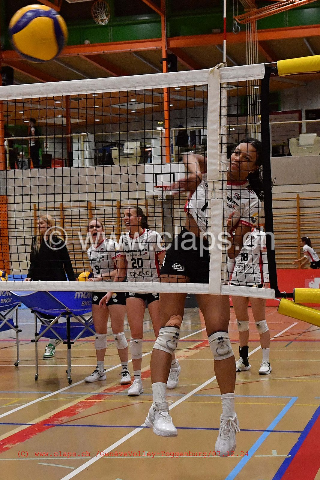 20241207_Infomaniak_GeneveVolley_Toggenburg