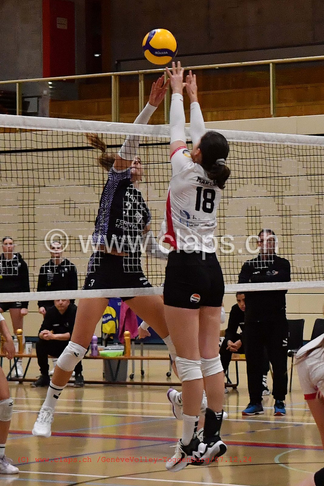 20241207_Infomaniak_GeneveVolley_Toggenburg