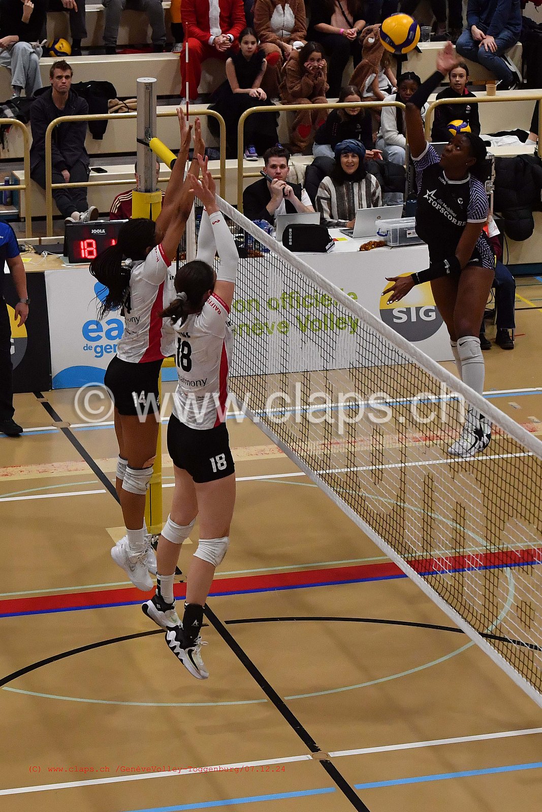 20241207_Infomaniak_GeneveVolley_Toggenburg
