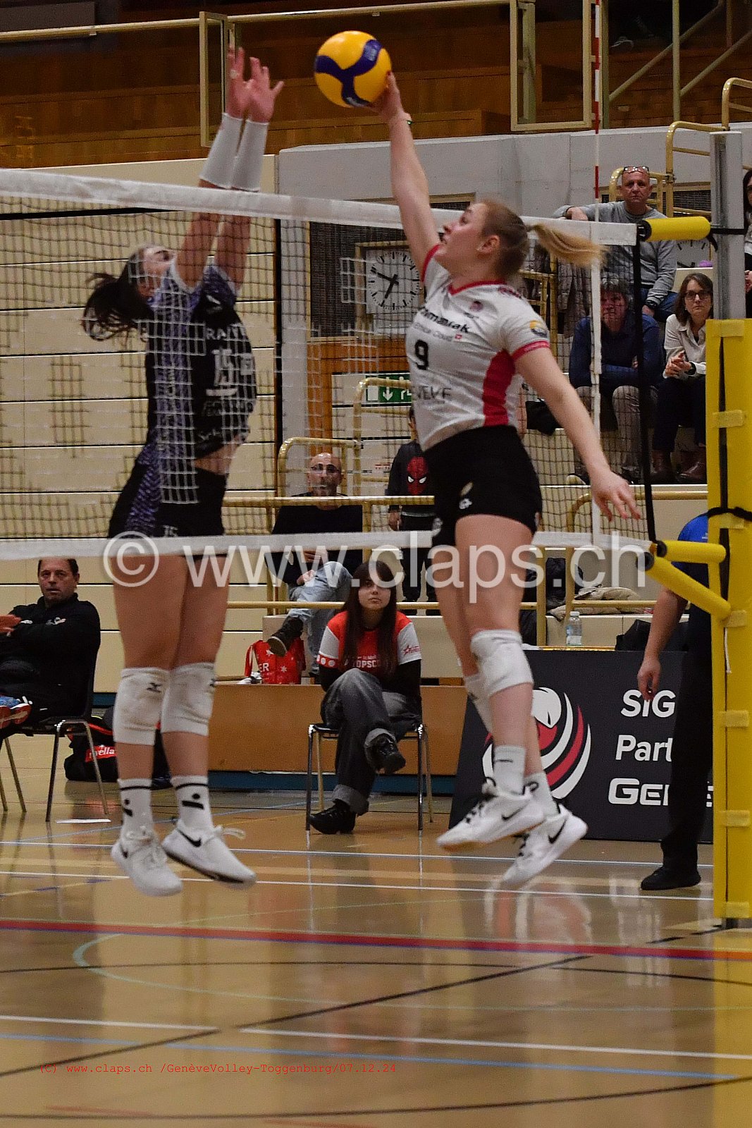 20241207_Infomaniak_GeneveVolley_Toggenburg