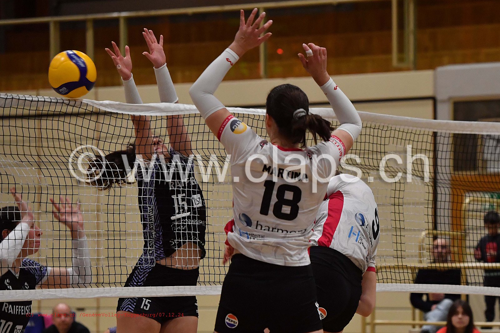 20241207_Infomaniak_GeneveVolley_Toggenburg